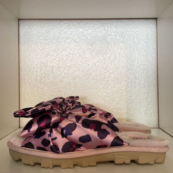 UGG Pink Satin Leopard Bow Slippers Womens Cozy Y2K Soft Girl Loungewear Girly - Picture 2 of 10